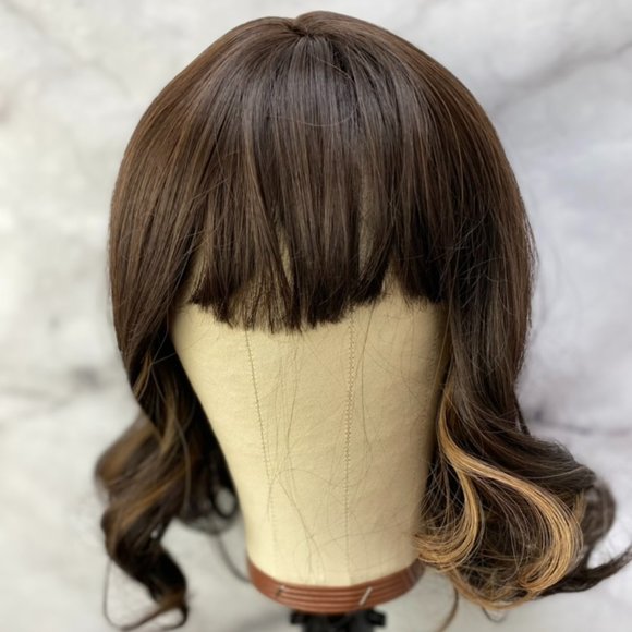 Brown Highlight Bob Wig With Bangs - Picture 5 of 7